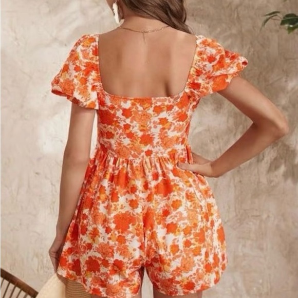 Women’s Short Floral Orange and White Sweetheart Romper NWOT - Picture 2 of 8